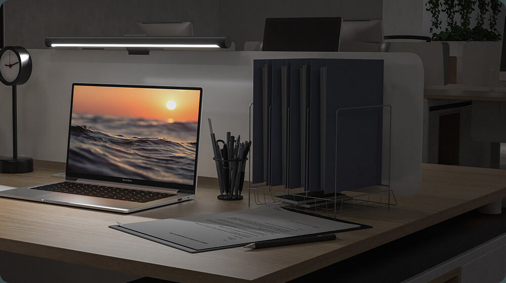 Xiaomi Computer Monitor Light Bar – Adjustable LED Desk Lamp with Smart Dimming & Eye Protection 