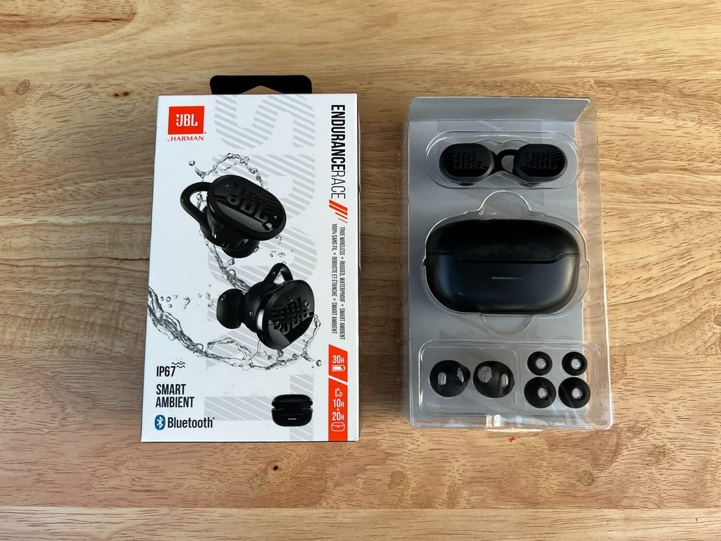  JBL Endurance Race – Premium Wireless Sports Earphones for Active Lifestyles